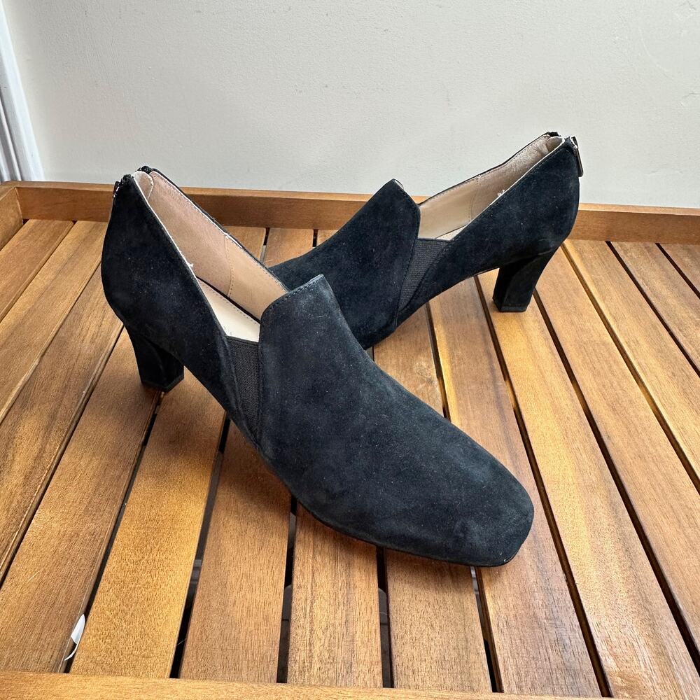 Adrienne Vittadini Suede Lave Classic Shootie Pump Women’s Size 8 Heel Bootie